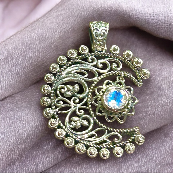 Moon Glow Moonstone Sun & Moon Sterling Silver Pendant .80ctw - Picture 2 of 11